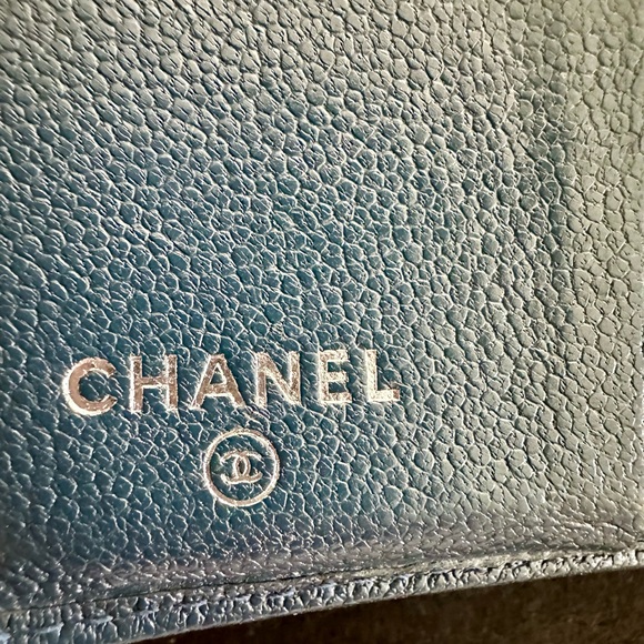 Chanel Caviar Bifold Wallet with Box - Picture 2 of 7